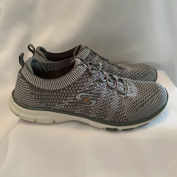 Skechers Sport Active Size 8